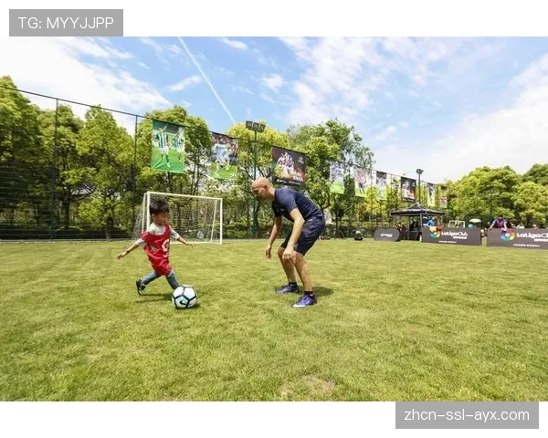 西甲俱乐部社区项目：在青训营推广定位球技巧挑战赛，吸引青少年参与